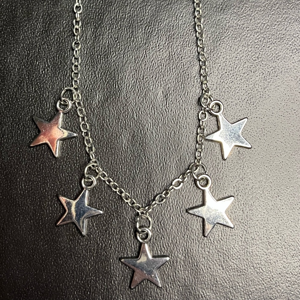 ZAFUL silver star necklace - never worn and in good condition.